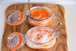 Cách hay để ngâm củ cải, cà rốt chua ngọt thật giòn
