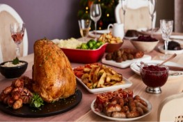 Đâu là những món ăn không thể thiếu trong bàn tiệc Giáng Sinh của người Anh?