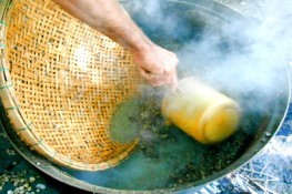 Đậm đà con hến làng Cẩm Nam, Hội An