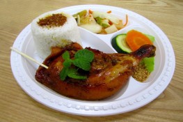 6 món cơm gà hấp dẫn ở thủ đô