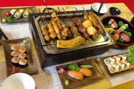 Những xiên que đầy màu sắc ở Hà Nội