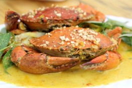 Thưởng thức cà ri cua ở Quán Ốc Thảo