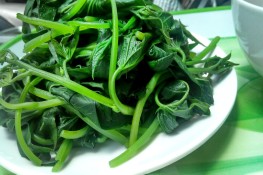 Cách luộc rau lang xanh ngon không bị đen và chát