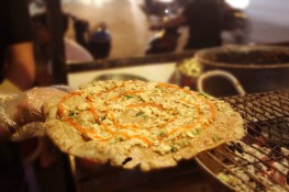 'Piza Huế' hút khách Sài Gòn
