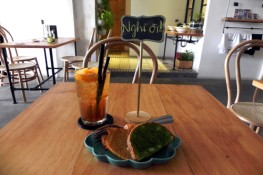 Những quán cà phê có hướng nhìn xuống phố đi bộ ở Sài Gòn