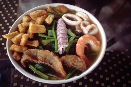 3 món ăn không thể bỏ qua khi đến phố Ngũ Xá