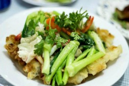 Thưởng thức phở áp chảo tại Sài Gòn