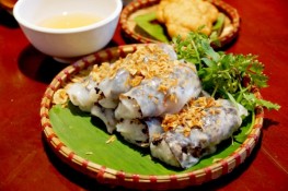 Gợi ý những quán bánh cuốn "lạ và độc" ở Sài Gòn