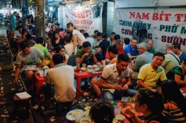 Thức ăn đường phố Hà Nội được đánh giá ngon nhất Châu Á
