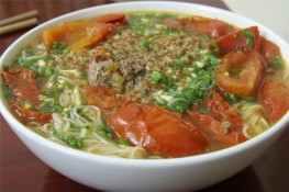 Chiều mưa thưởng thức những món bún nóng hổi ở Sài Gòn