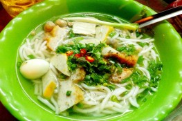 Bánh canh chả cá ở Sài Gòn