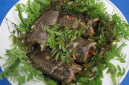 Cá rô mề kho đọt me miền Tây