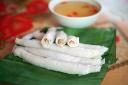 Về Hưng Yên nhớ ăn bánh cuốn Phú Thị