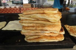 Bánh ro ti Malaysia lạ mà ngon 