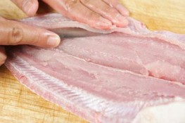 Mẹo hay rút xương cá cực nhanh, không bị sót