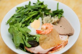 Thưởng thức hương vị mỳ vằn thắn