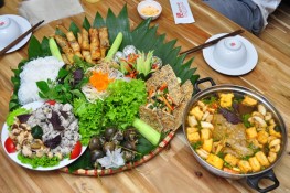 Nhìn thôi cũng mê với ốc mẹt ở Ô Chợ Dừa