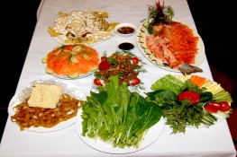 Cá Hồi ba món - Món ăn đến từ Lẩu Hồng Kông