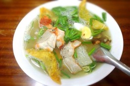 Đi ăn mì vằn thắn đúng kiều Trung Quốc giữa thủ đô