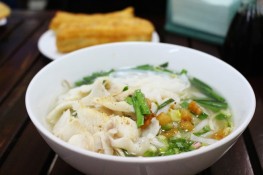 Chế biến món hủ tiếu cá ngon tuyệt