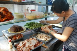 Năm quán bánh mì bán không ngừng tay ở Sài Gòn