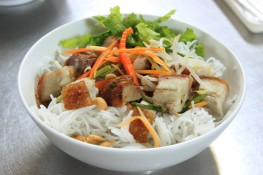 Những món ngon miền Trung giữa lòng Hà Nội 