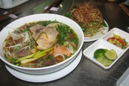 Điểm danh những quán bún bò Huế ngon ở Hà Nội