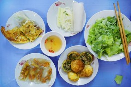 Đi ăn quà vặt Đà Nẵng ở phố Hàng Đậu