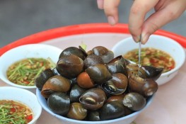 Những món nóng hấp dẫn cả trong những ngày hè ở Hà Nội