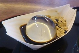 Thưởng thức món bánh nước tại Nhật Bản 