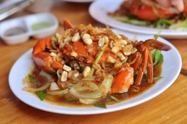 Thưởng thức những món cua ngon ở tiệm bình dân