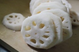 Mùa hè với củ sen 