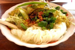 Đến Campuchia thưởng thức nom banh chok