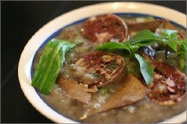 Đi ăn cháo lòng phố Nguyễn Thị Sáu 