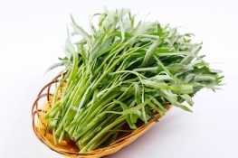 Lợi và hại khi ăn rau muống 