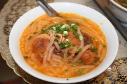 Nếm các món bánh canh miền Tây 