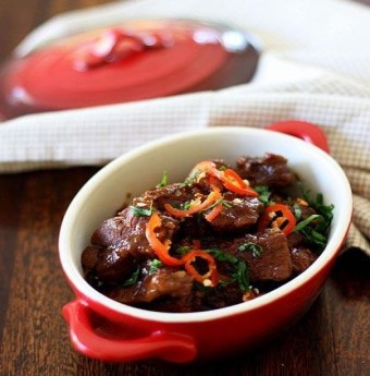 Thịt lợn kho ớt