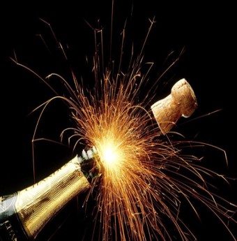 Champagne nên nổ hay không?