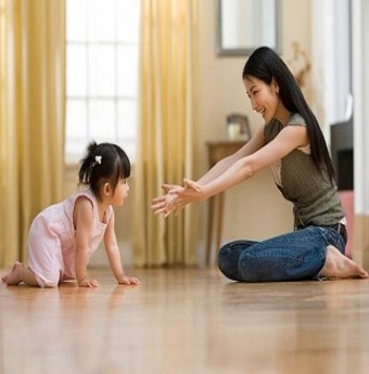 Giúp trẻ tự đi bằng đôi chân của mình