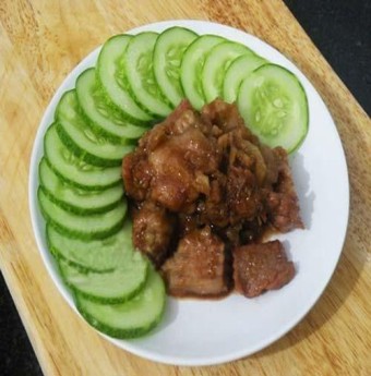 Thịt heo xào mắm ruốc