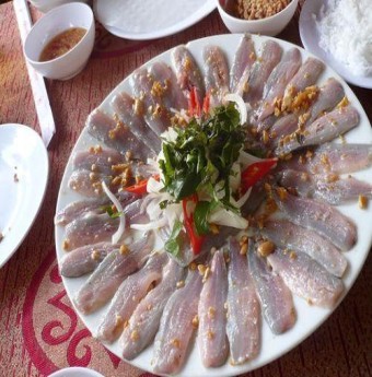 Sashimi kiểu miền Trung - gỏi cá trích