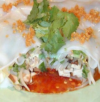 Phở cuốn hấp lạ mà ngon