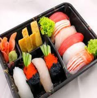 Cơm sushi tổng hợp