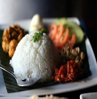 Nasi lemak - cơm trong kem đến từ Malaisia