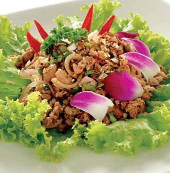 Đà Nẵng - gỏi trứng cá chuồn ngon lạ, đặc sắc