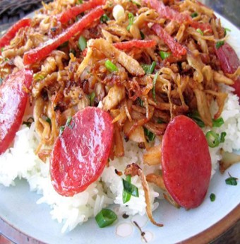 Xôi gà lạp xưởng cho bữa sáng của bạn