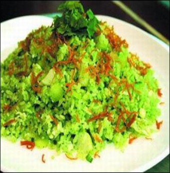 Lạ miệng với cơm chiên rau bó xôi
