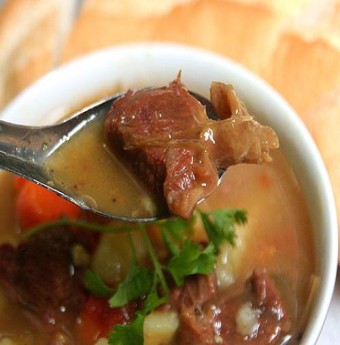 Cách làm bánh mì sốt vang cho bữa sáng ngon miệng!