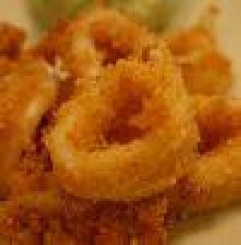 Ngon lạ mực chiên xù chấm xốt dứa