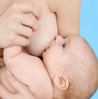 Nuôi con bằng sữa mẹ - Tốt cho cả mẹ và con